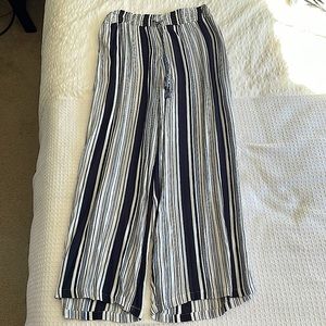 No boundaries blackcaps, blue and white striped palazzo pants, Size L